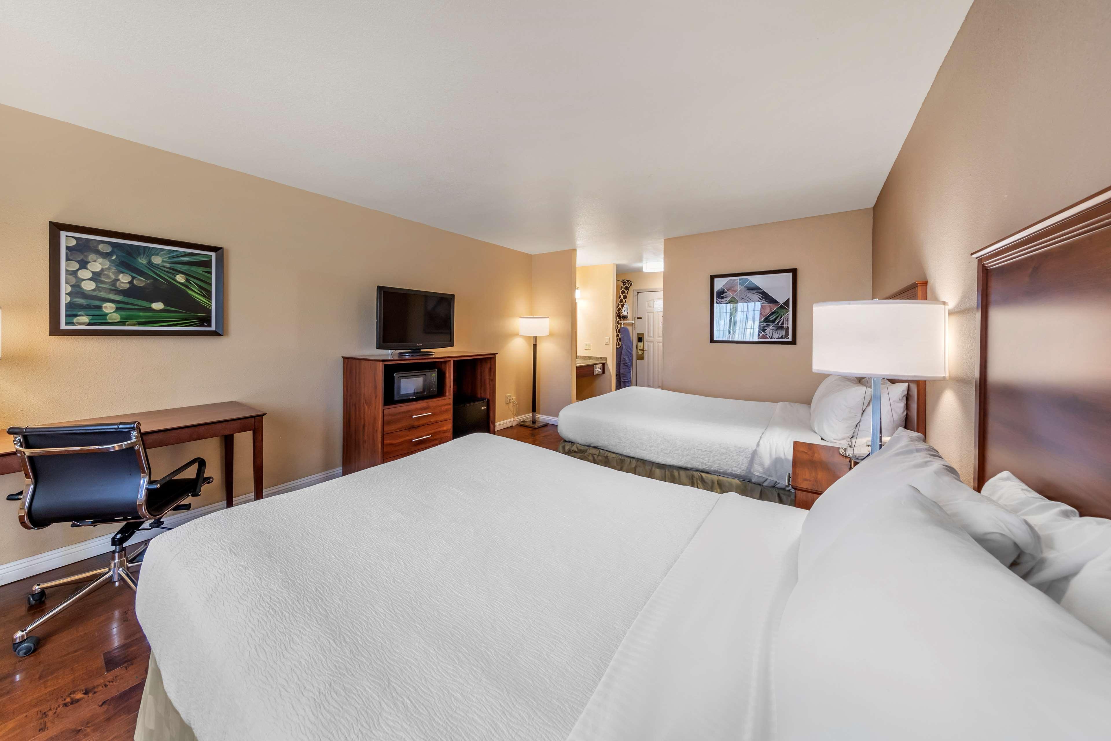 Western John Jay Inn&suites 3*