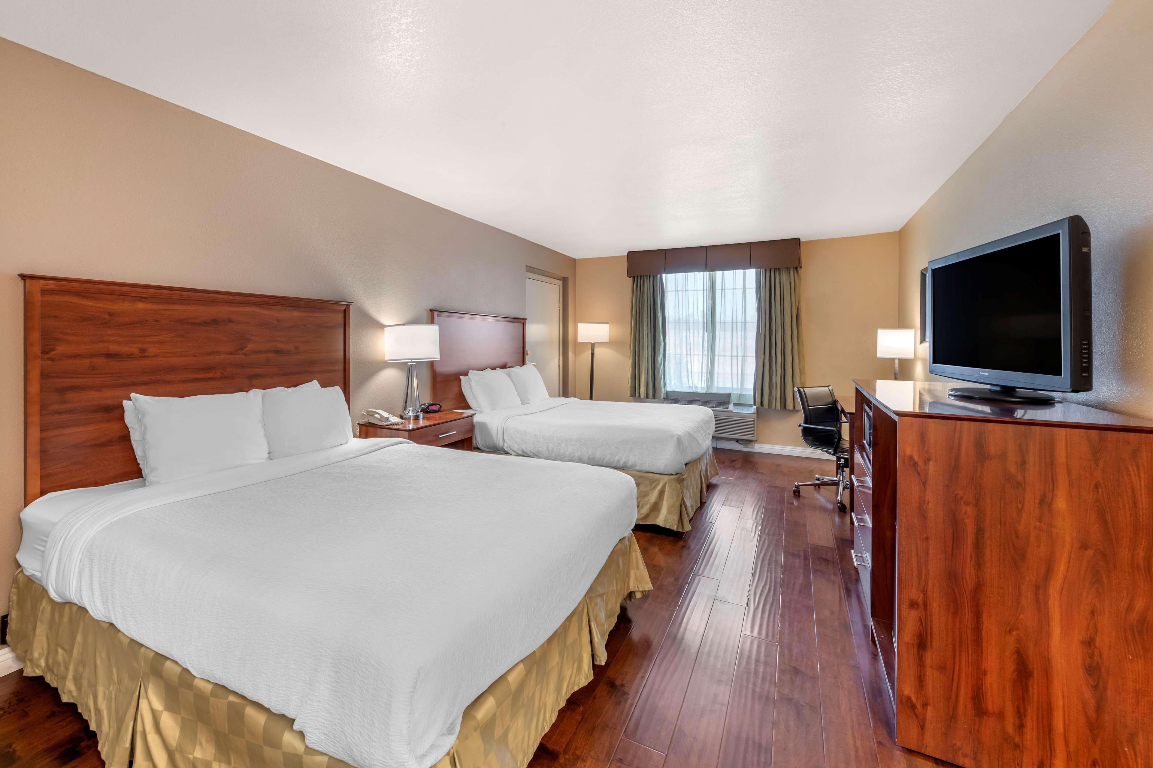 Hotel Western John Jay Inn&suites 3*