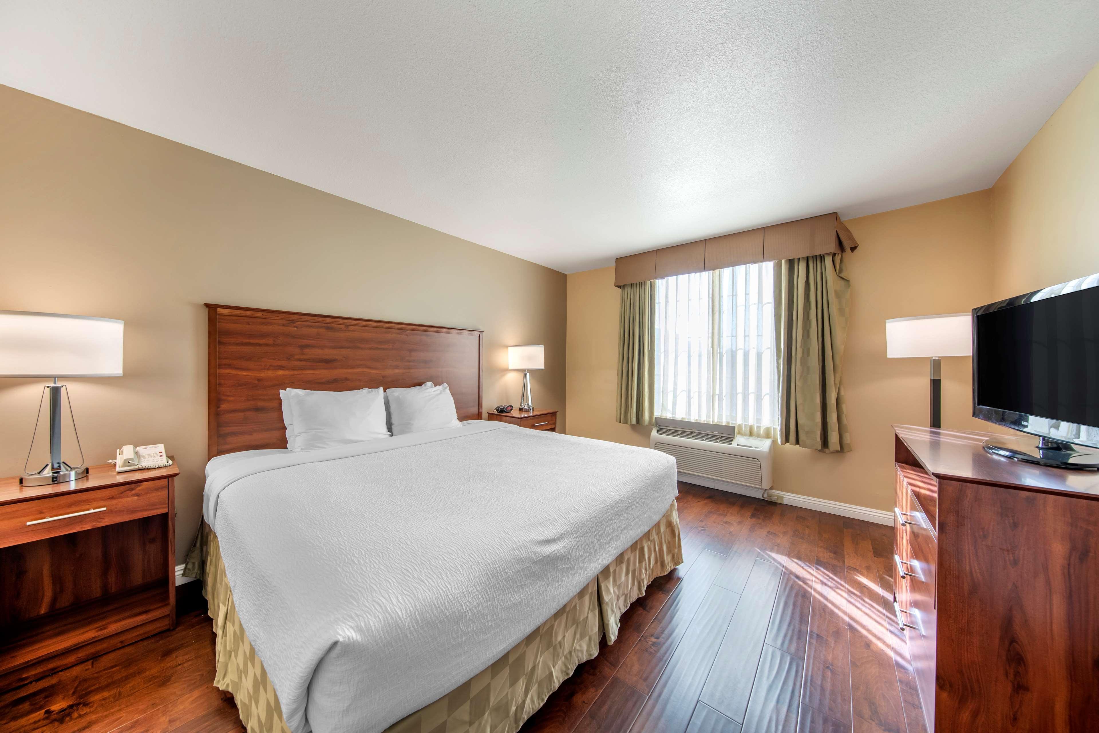 Hotel Western John Jay Inn&suites