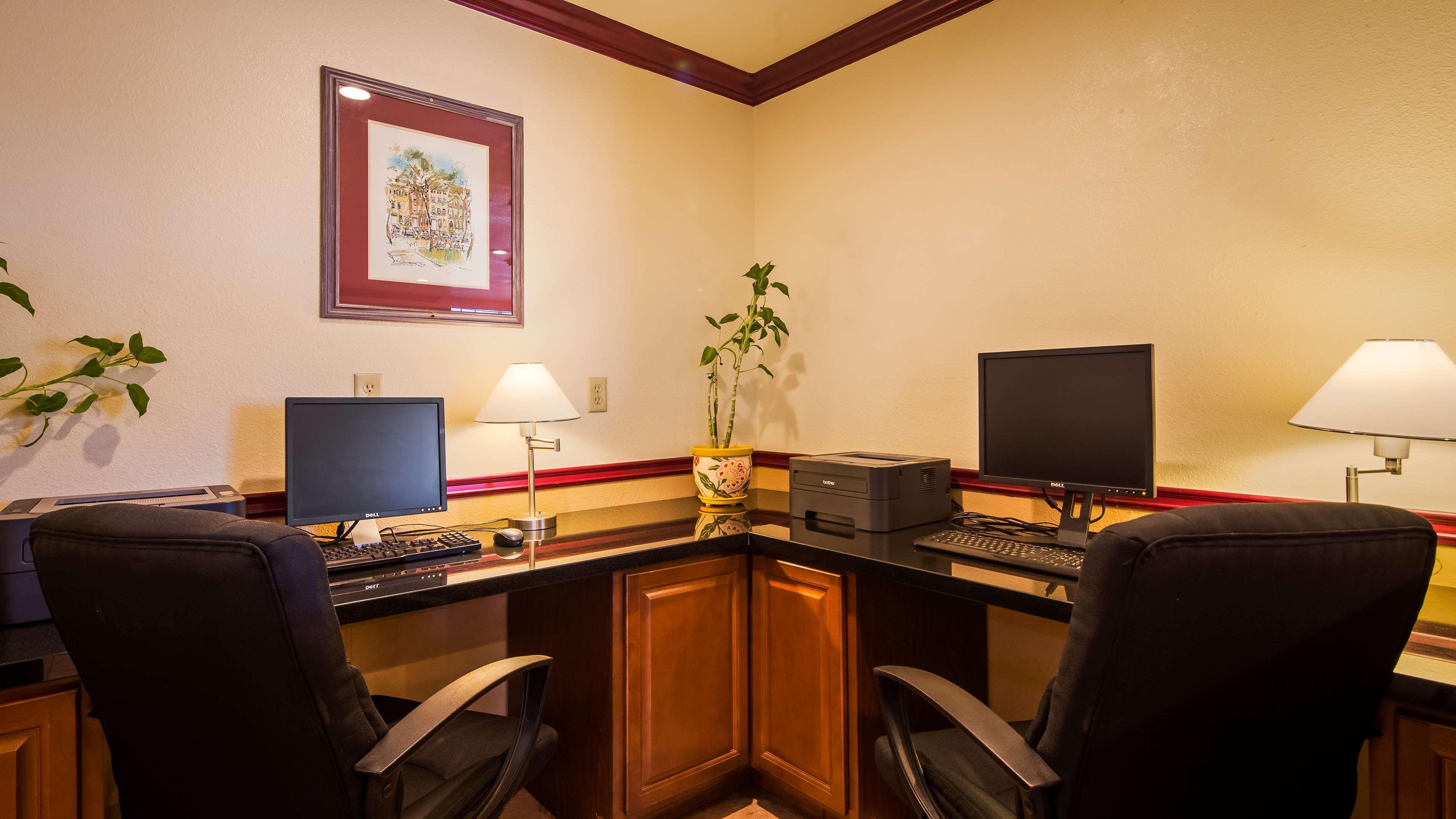 Hotel Western John Jay Inn&suites 3*