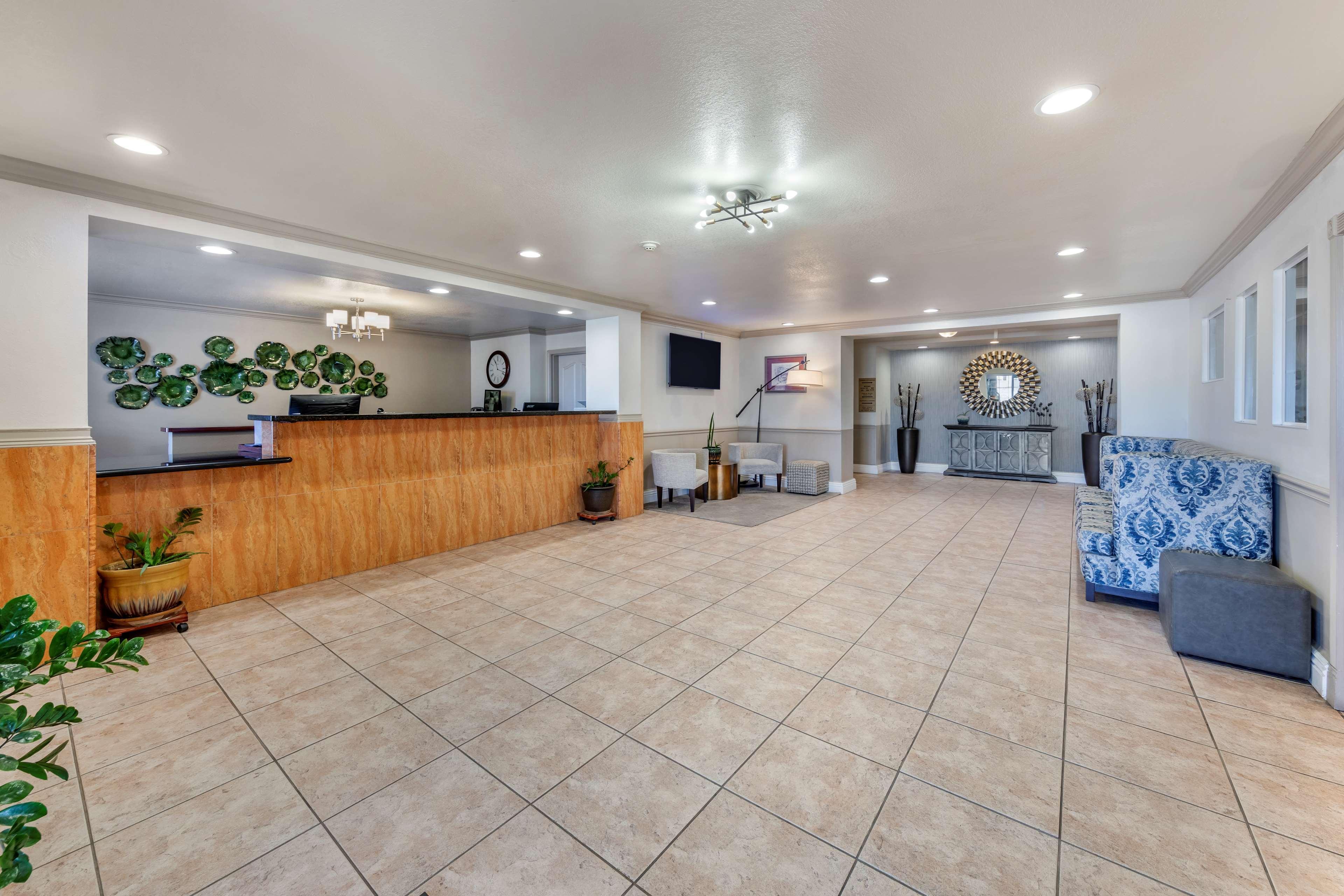 Hotel Western John Jay Inn&suites