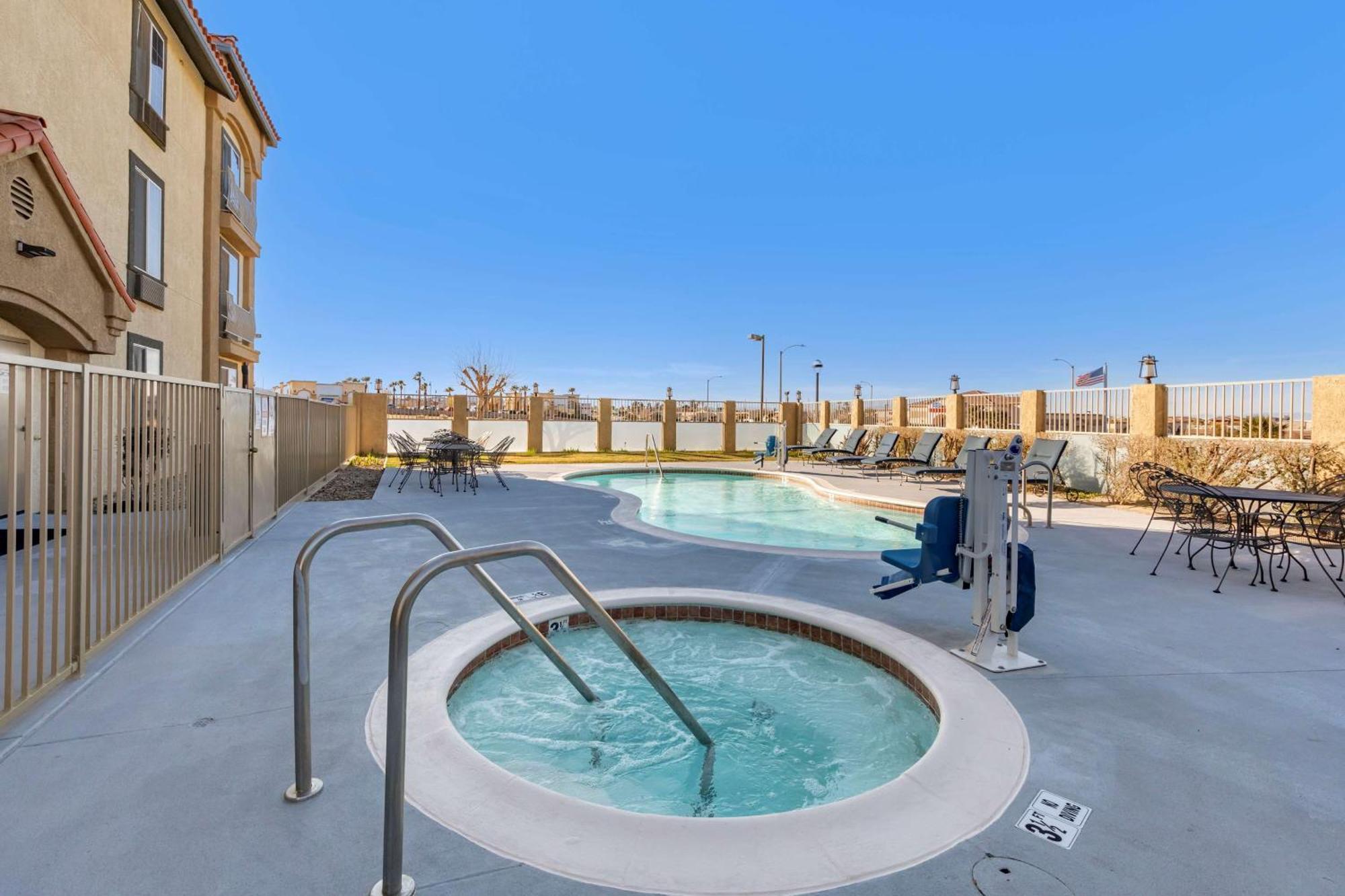 Western John Jay Inn&suites 3*