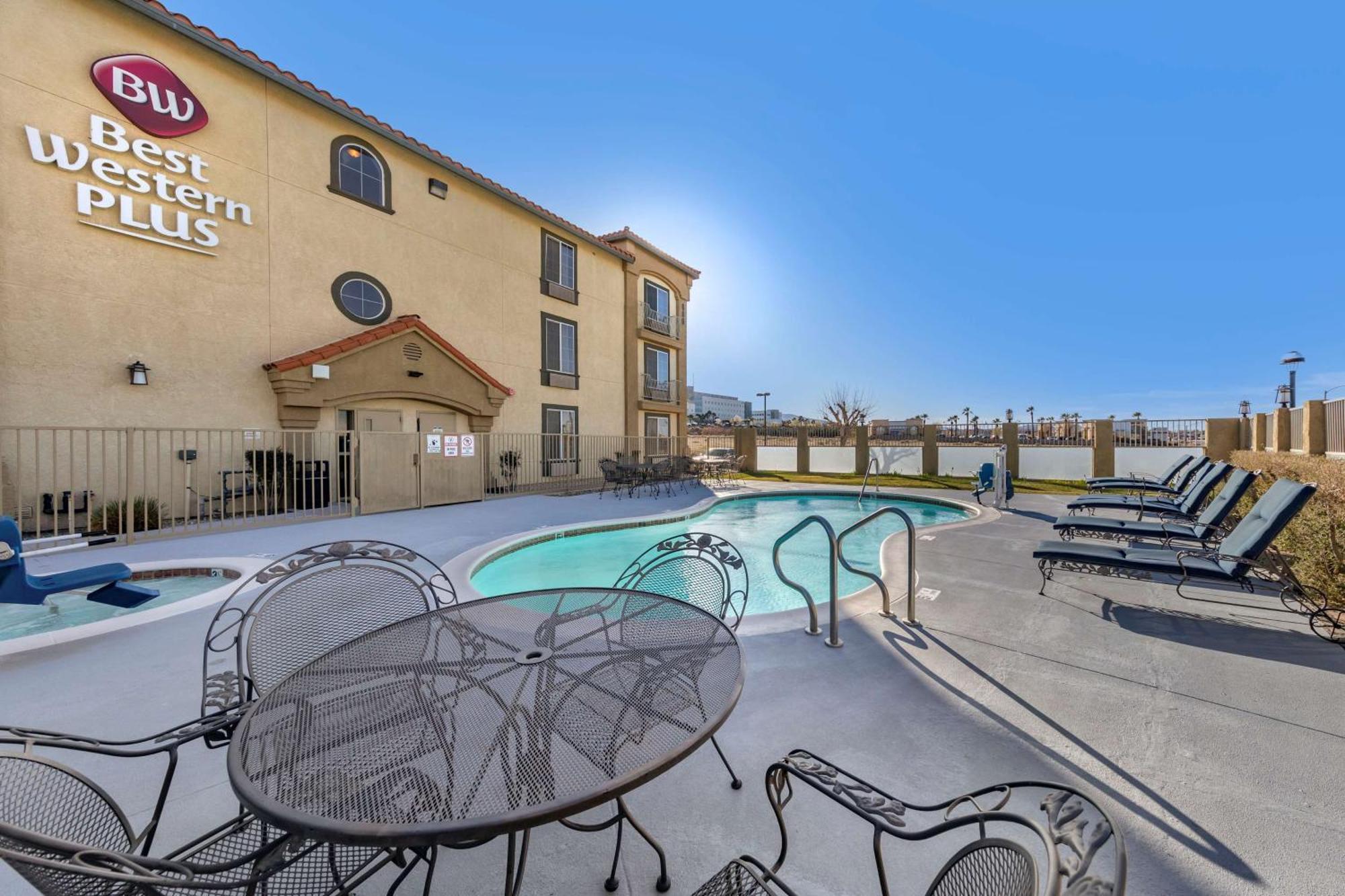 Western John Jay Inn&suites